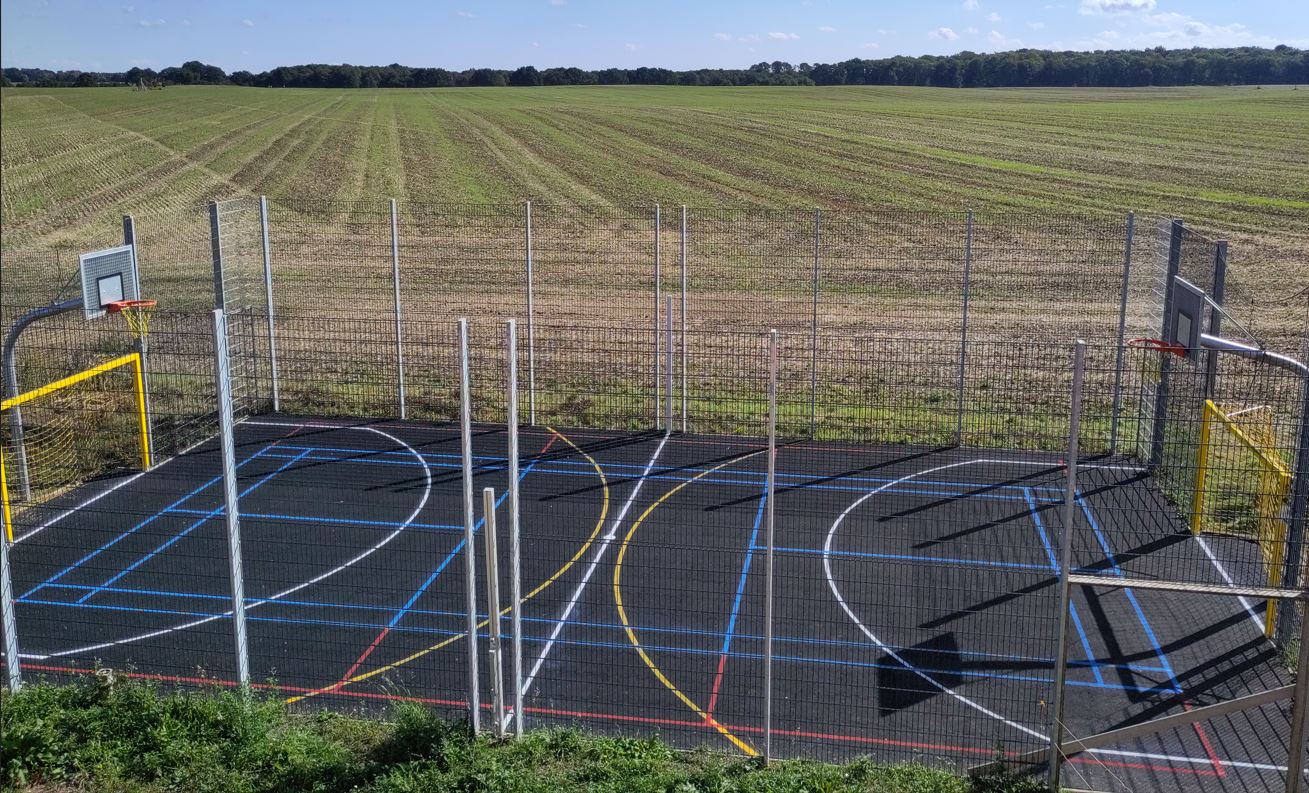 Der neue Sportplatz der Landschule